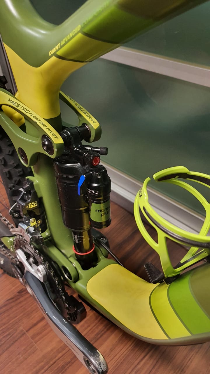 BICICLETA DE MONTAÑA SEMINUEVA REIGN 27.5 2015